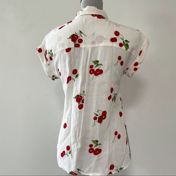 Rails cherry fruit printed button up top short sleeve cream colour - Picture 3 of 9